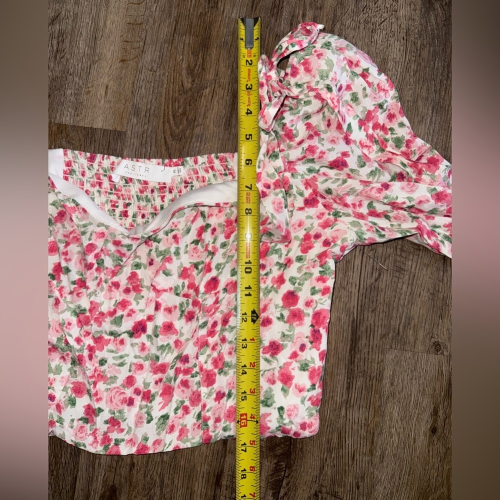 Floral Sweetheart Crop Top with Puff Sleeves - Pink - Picture 10 of 16